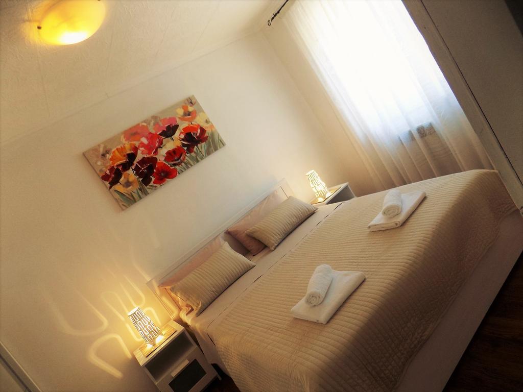 Apartment Anamarija Njivice Buitenkant foto