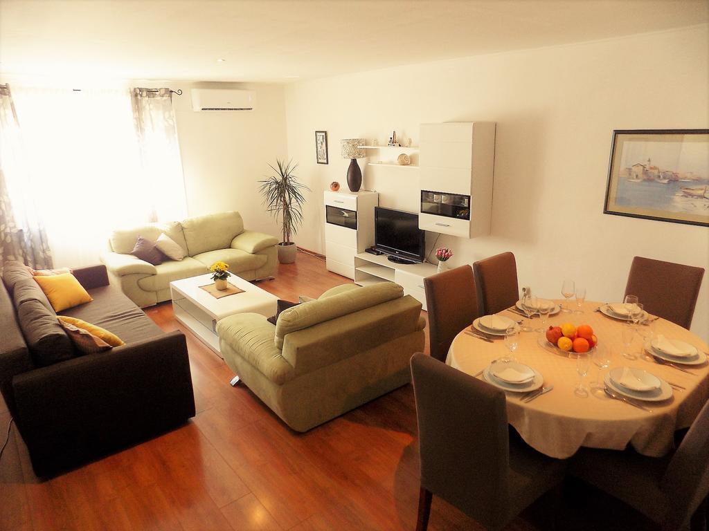 Apartment Anamarija Njivice Buitenkant foto